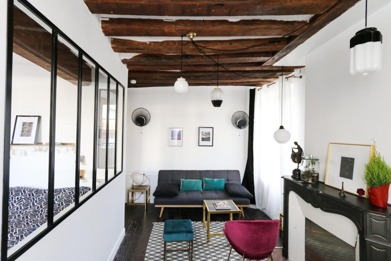Paris, Bastille, Style Atelier D Artiste Apartment